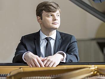 Der Pianist Georgy Tchaidze spielt Robert Schumann. Foto: Chad Johnston