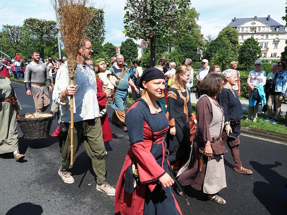 Großer historischer Festzug durch Bad Kissingen!