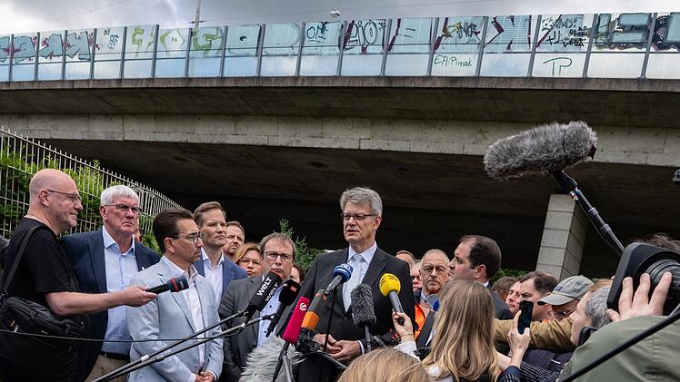 Bundesverkehrsminister Schnieder besucht Bonner Nordbr&uuml;cke