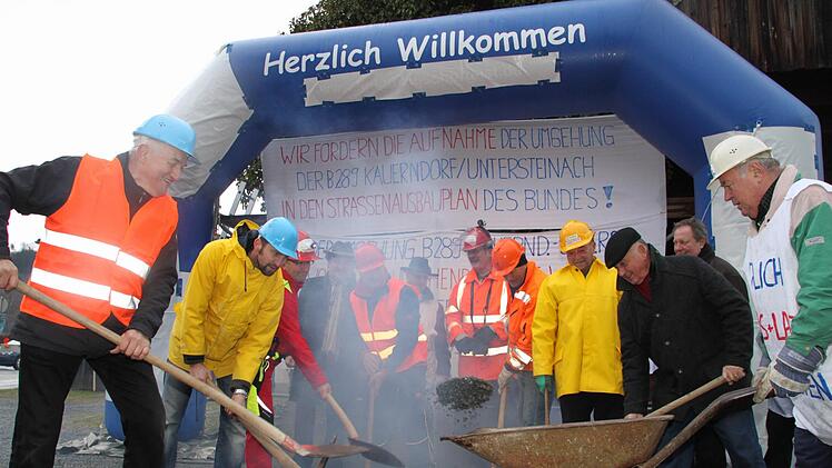2011 hatten die Kauerndorfer symbolisch den Spatenstich für den Tunnel vorgenommen - eine Realisierung lag da in weiter Ferne.J. Gärtner