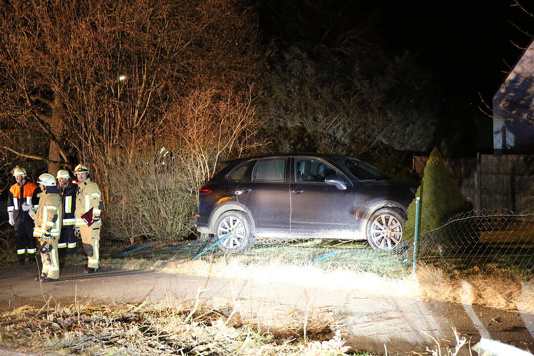 Verfolgungsjagd auf A9 endet in Vorgarten