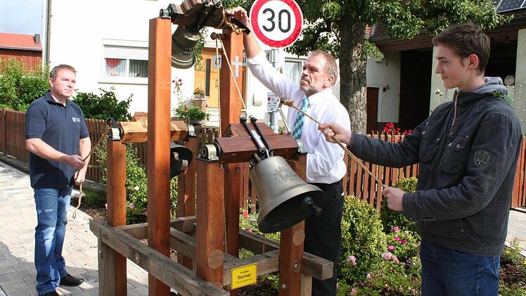 Für Gottesdienste im Freien - wie bei der Abschlussfeier - gibt es in Steppach ein mobiles Geläute.