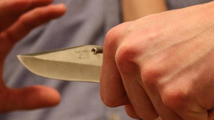 In Nürnberg wurde einem Mann in den Rücken gestochen. Foto: Christopher Schulz