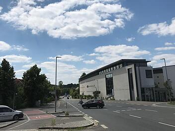 An dieser Einmündung des Weidendamms in den Regensburger Ring soll nächstes Jahr eine neue Ampelanlage gebaut werden.  MW