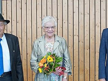 Die geehrten CSU-Mitglieder Georg Pfister und Renate Hartmann mit dem Vorsitzenden Stefan Schor