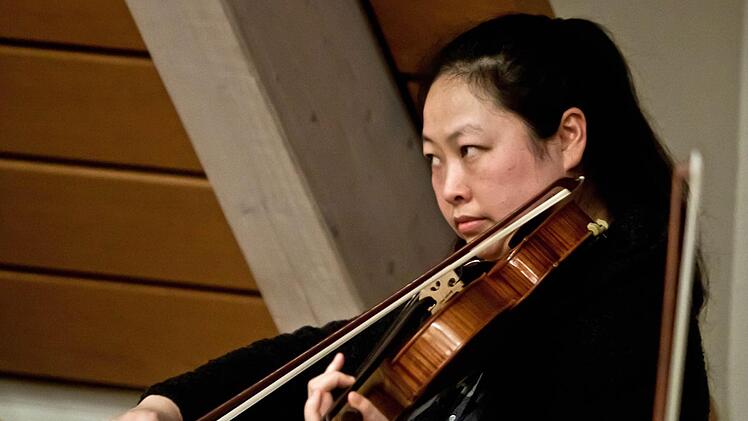 Zhuo Lu ist die Solistin beim Sinfoniekonzert der Musikfreunde Neustadt am 22. Februar.  Fotos: Jochen Berger