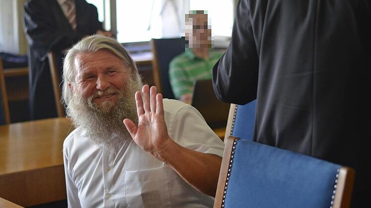 Handelten die Mutter und ihr Freund - ein angeblicher Sekten-Guru aus Lonnerstadt - aus religiösen Motiven? Der Prozess in Nürnberg soll das klären. Foto: Nikolas Pelke