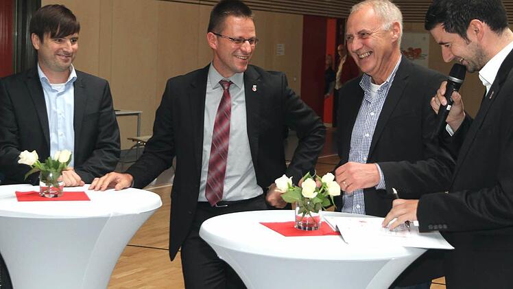 In einer lockeren Talkrunde: Matthias Gensner, Rolf Beyer, Heiner Kemmer und Thorsten Vogt (v.l.)Foto: Bertram Wagner