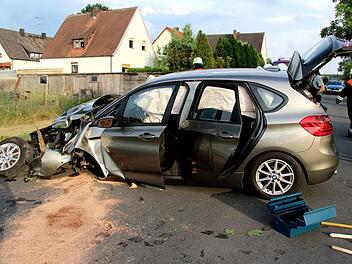 Die Airbags verhinderten vermutlich Schlimmeres.    Foto: Richard Sänger