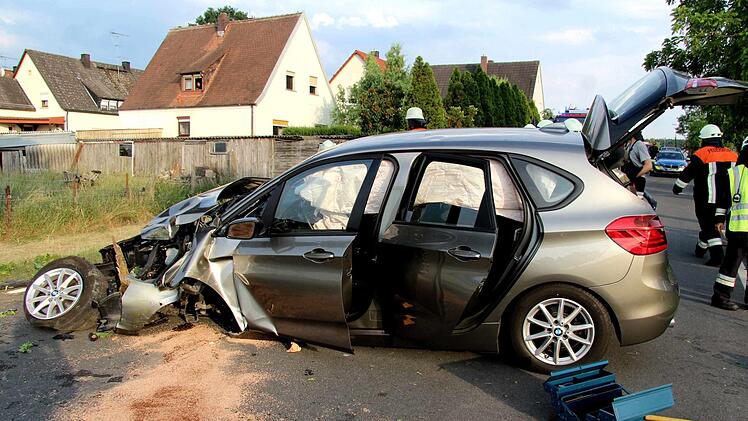 Die Airbags verhinderten vermutlich Schlimmeres.    Foto: Richard Sänger