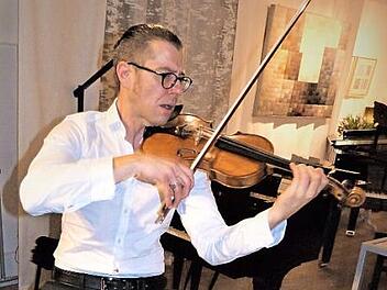 Johannes Krampen präsentierte sich in Lanzendorf als Violinist voller Emotionen.  Foto: Werner Reißaus