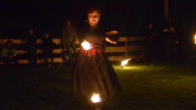 Den Höhepunkt des Mittelalterfestes bildet eine spektakuläre Feuershow.Daniela Pondelicek