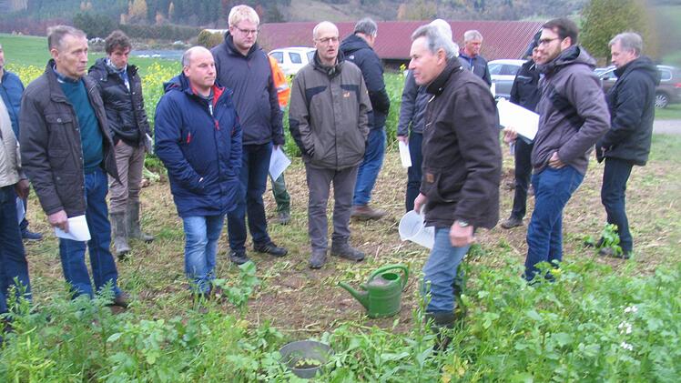 Beim Test Wasseraufnahme des Bodens.Hilmar Ruppert