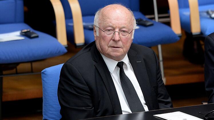 Mit seinem Versprechen, die Rente sicher zu halten, hat sich der fr&uuml;here CDU-Minister Norbert Bl&uuml;m in den allgemeinen Zitateschatz eingeschrieben.