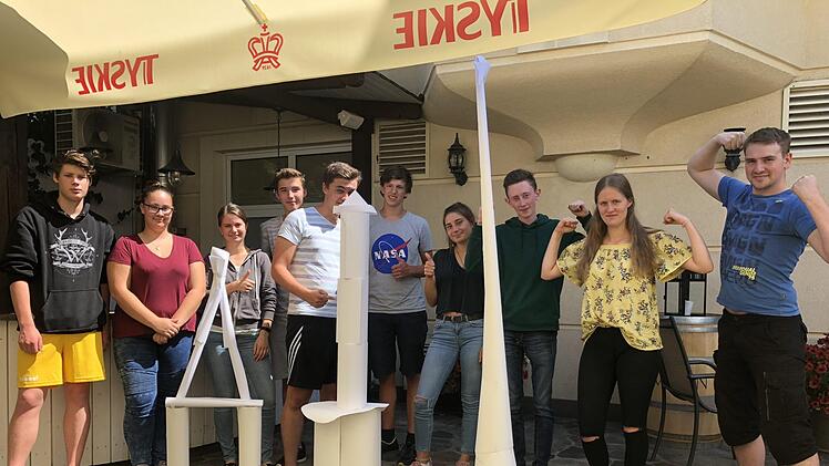 Das Ausbildungsteam der Firma M&ouml;bel und Raum  erlebte viel bei einem  unvergesslichen Ausflug nach Polen.  Foto: Maximilian Schuhmann