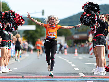 Mit 77 Jahren noch topfit: Die flotte Lauf-Oma aus Bamberg