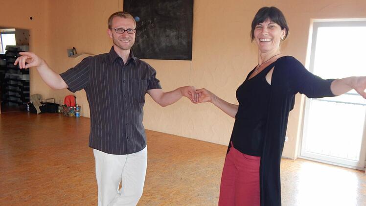 Gabi und Jörg Gugel teilen ihre Leidenschaft fürs Tanzen. Foto: Katrin Mickan