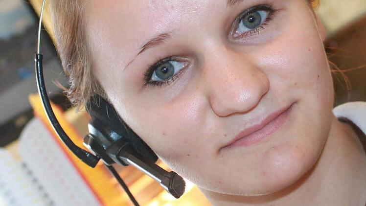 Katharina Stang, Mitarbeiterin: Auch Katharina Stang, McDonald's-Mitarbeiterin in Marktrodach, ist noch geschockt: "Es ist komisch zu wissen, dass hier jemand getötet wurde. Da ist mir schon mulmig zumute." Am Samstagabend hat sie nicht gearbeitet, hat aber telefonisch sofort davon erfahren. Unter den Kollegen sprechen sie noch viel darüber. "Es dauert noch ein paar Tage, bis alles verarbeitet ist. Es ist sehr schade für die Familie." Foto: Sabine Herteux