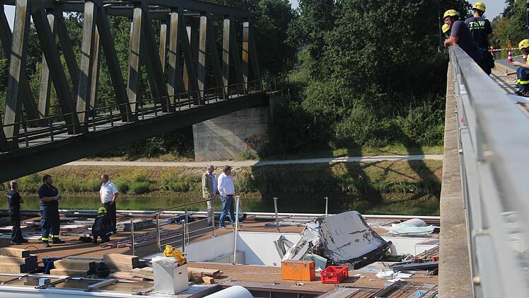 Schiffunglück auf dem Main-Donau-Kanal bei Erlangen Foto: Christian Bauriedel