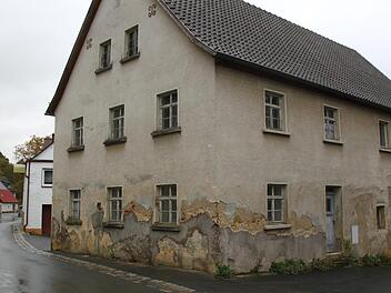 In Wonsees stehen in der Thurnauer Straße einige Häuser leer. Foto: Alexander Hartmann