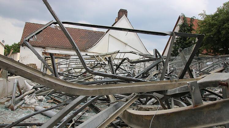 Die alte Gärtnerei in der Pölzer Straße in Mainleus wird abgerissen. Foto: Jürgen Gärtner