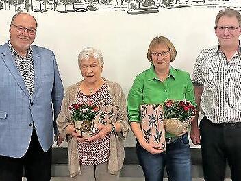 Kreisvorsitzender Mathias Schneider mit den Geehrten H. Zeitler und C. Witzgall und mit dem Ortsvorsitzendem Karlheinz Witzgall bei der Ehrung (von links).