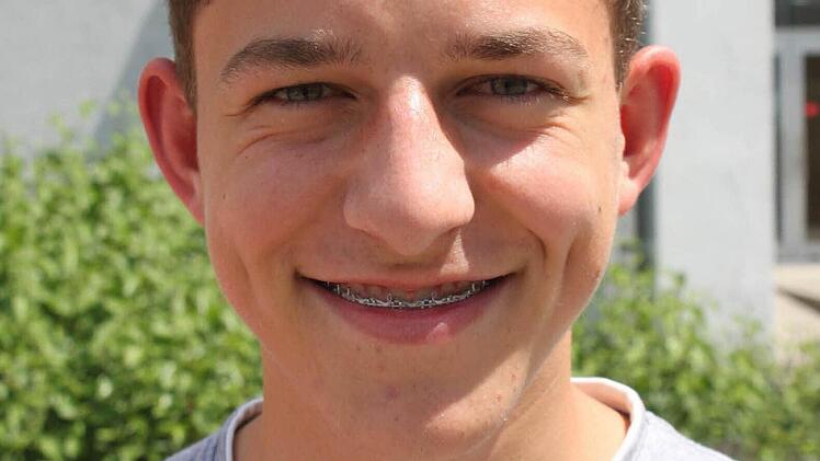 Fabian war bei Schaeffler in Höchstadt. Dort war er in der Metallbauer-Lehrwerkstatt.