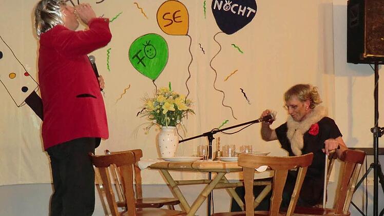 Butler Lotti und Miss Nosi bei der Geburtstagsfeier.