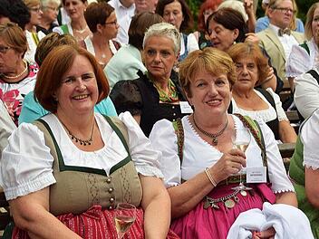 An einem Treffen deutschsprachiger Bürgermeisterinnen in St.Ulrich nahm die Bad Brückenauer Ratshauschefin Brigitte Meyerdierks (rechts vorn) teil. Für sie war es "eine tolle Sache".wmp/Gemeindebund