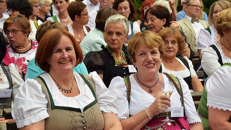 An einem Treffen deutschsprachiger Bürgermeisterinnen in St.Ulrich nahm die Bad Brückenauer Ratshauschefin Brigitte Meyerdierks (rechts vorn) teil. Für sie war es "eine tolle Sache".wmp/Gemeindebund