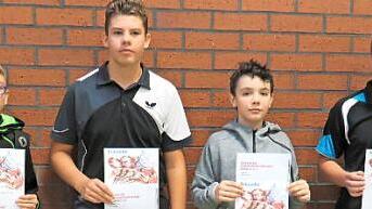 Herrliche Kombinationen mit sehr sch&ouml;nen Ballwechseln zeigten die jungen Akteure bei ihren Begegnungen. Die ersten Drei qualifizierten sich f&uuml;r f&uuml;r das n&auml;chste Turnier in Frensdorf (von links): Felix R&ouml;&szlig;ler, Adrian Jurk, Sieger Paul Moll und Moritz Rauschert. Fotos: Herbert Gillig
