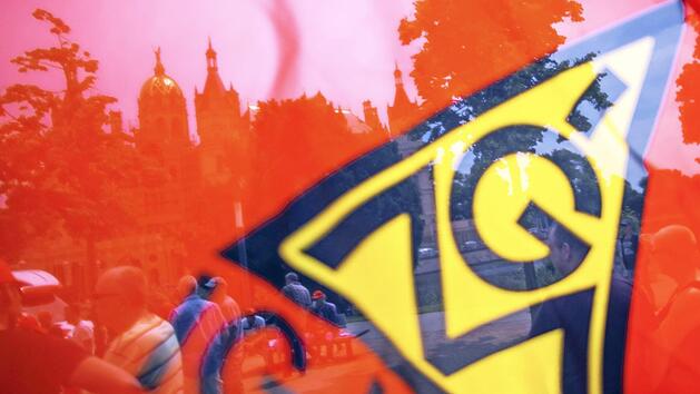 Die IG-Metall spricht sich deutlich gegen "Impfpflicht durch die Hintert&uuml;r" aus.