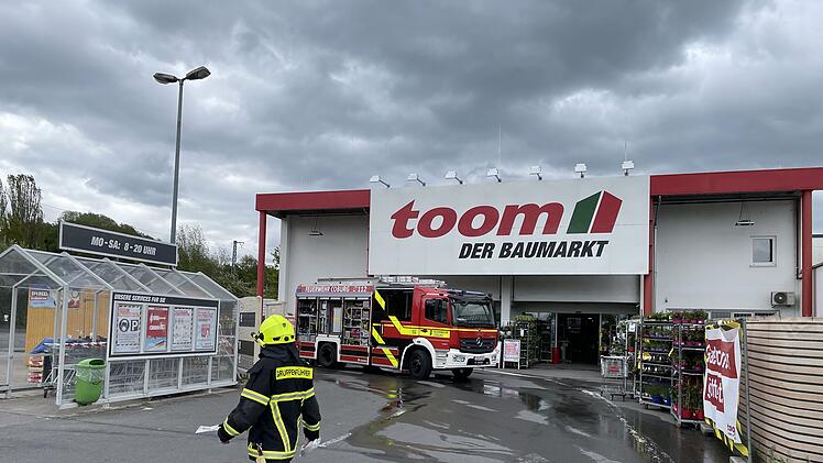 Brand in Baumarkt: Sprinkleranlage verhindert Schlimmeres