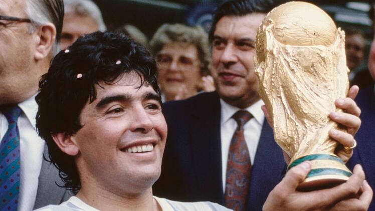 Das letzte WM-Highlight in Mexiko fand am 29. Juni 1986 statt. Damals stemmte Argentinien-Kapit&auml;n Diego Maradona die Troph&auml;e nach dem Finalsieg in die Luft.