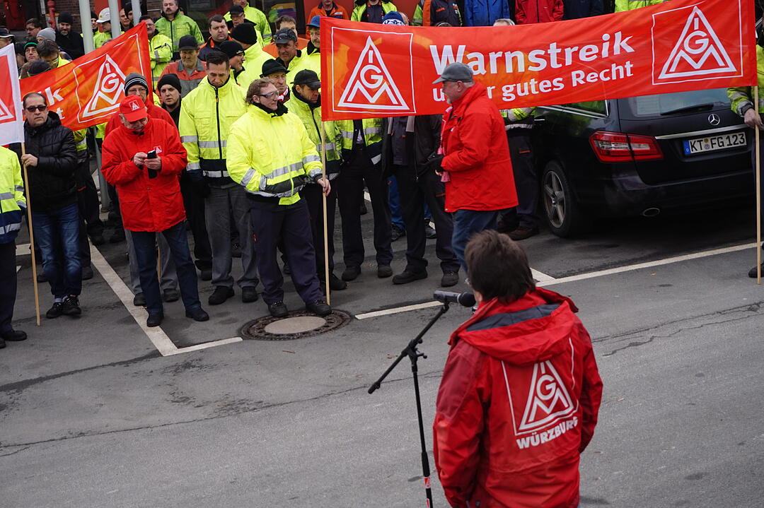 Warnstreik IG Metall in Kitzingen