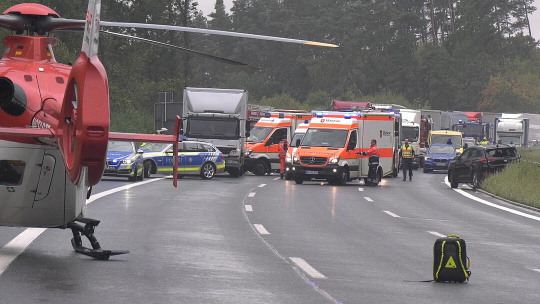 Schwerer Unfall nach Starkregen auf A9 bei Bayreuth