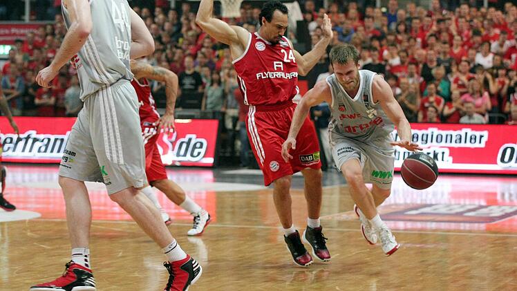 Ein Knaller-Halbfinale beginnt: Ab 15 Uhr spielt Brose Bamberg zu Hause gegen Bayern M&uuml;nchen. In unserem Ticker sind Sie live dabei! Foto: Sportpress