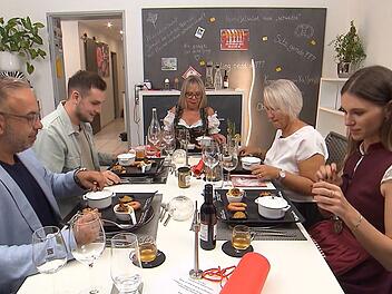 An Tag 3 des "Perfekten Dinner" in Stuttgart serviert Babs (66) ein urschwäbisches Menü.