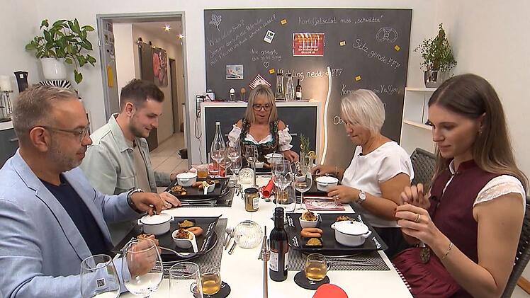 An Tag 3 des "Perfekten Dinner" in Stuttgart serviert Babs (66) ein urschwäbisches Menü.
