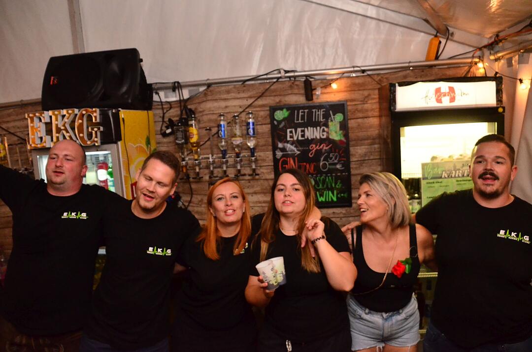 Party mit der Band "CAVELAND"