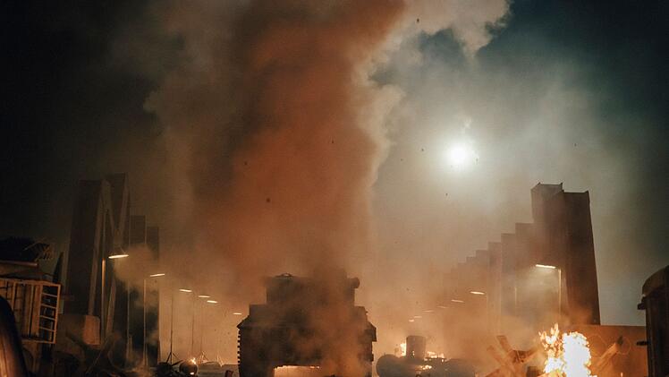 Beim R&uuml;ckzugskampf auf einer Br&uuml;cke zeichnet sich die Besatzung des Tigers durch besonderen Mut aus. Die Belohnung: ein neuer, lebensgef&auml;hrlicher Auftrag!