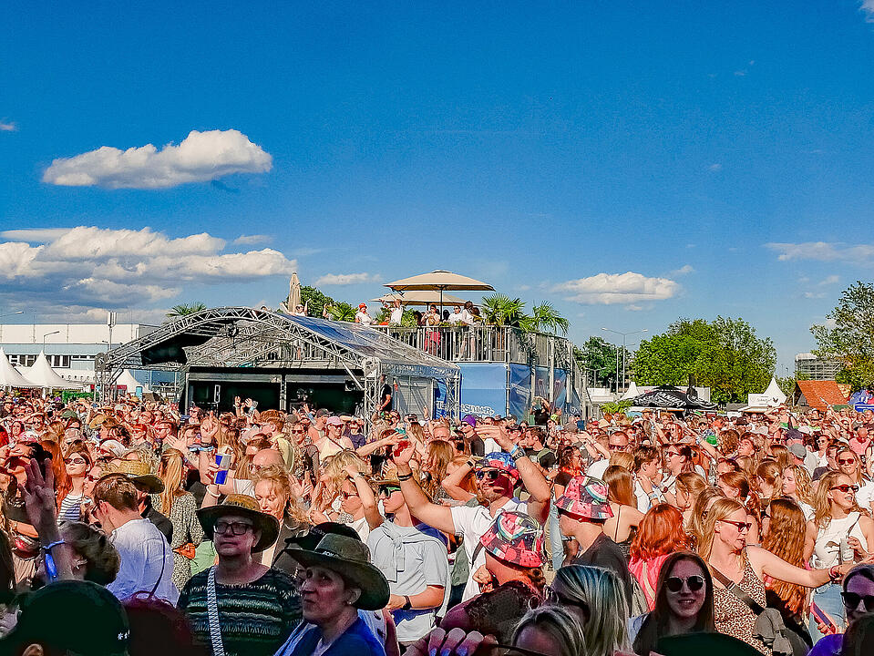 Das Sommerfestival f&uuml;r alle, die feiern, tanzen und einfach gl&uuml;cklich sein wollen!
