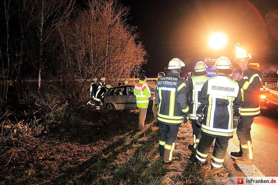 Auto überschlägt sich bei Buttenheim