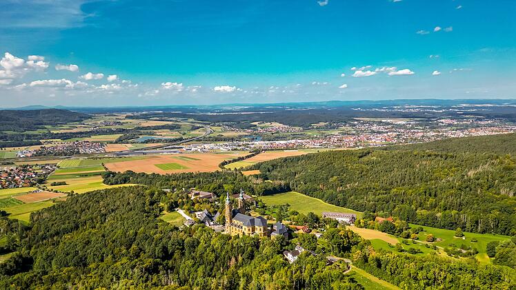 Spätsommerwanderung durch das oberfränkische Land bei Bad Staffelstein - Bayern - Deutschland
