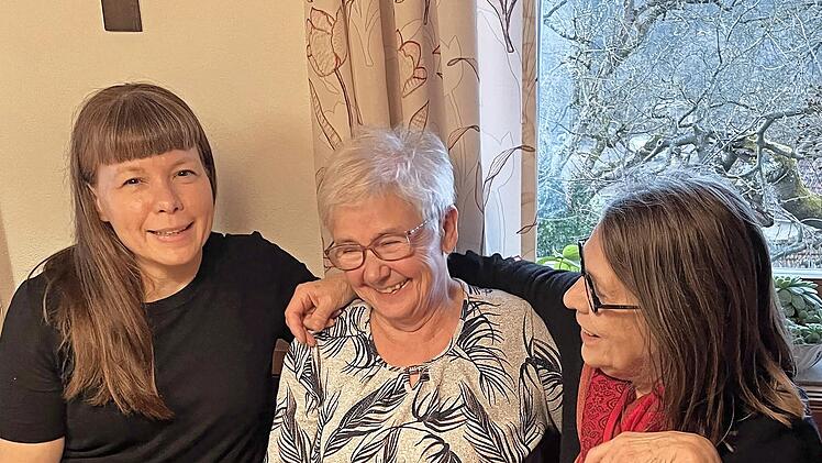 Alte und neue Vorsitzende der Gartenfreunde Moggast: Ann Bogensch&uuml;tz, Erna Knoll und Karin Detjen.