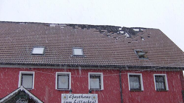 Gaststätte bei Weißenohe hat am 29.1.2015 gebrannt. Foto: Petra Malbrich