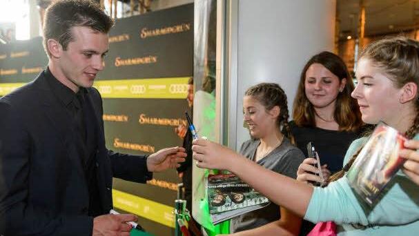 Jannis Niewöhner wird am Samstag auch den Fans in Coburg Autogramme geben. Foto: Concordefilm