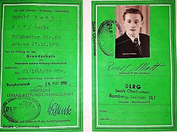 Dieser in Traunstein gefundene und in Burgkunstadt ausgestellte DLRG-Grundschein von 1959 gab viele Rätsel auf.