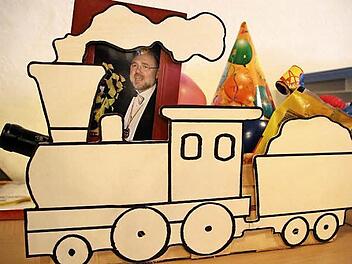 Robert Herrmann, der Bürgermeister von Ebern, hat als Wahlkampflokomotive der CSU ausgedient. Der Frage, wer im März seine Nachfolge antritt, wollen sich die Narren bei den Bunten Abenden am 7. und 8. Februar, mit prophetischen Mitteln stellen. Fotos: Eckehard Kiesewetter