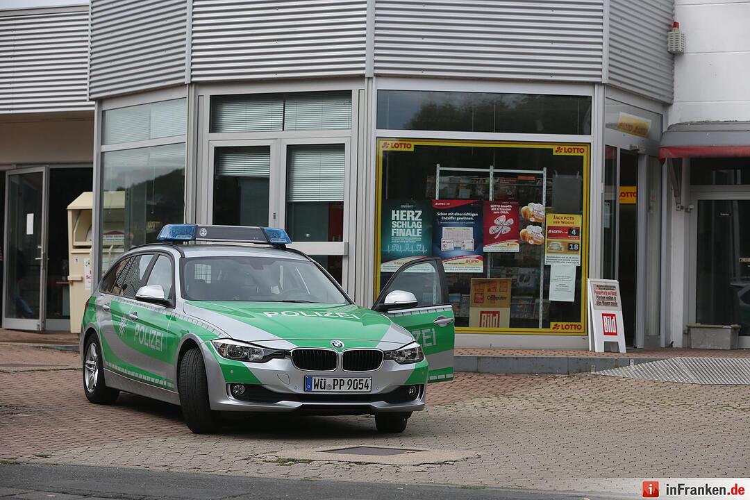 Bewaffneter Raubueberfall auf Geiselwinder Tankstelle - Polizei findet Bargeld